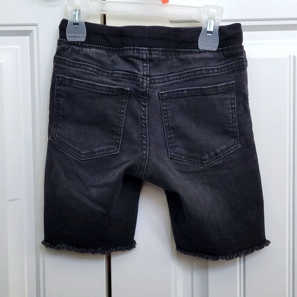 Shorts - Picture 2 of 3